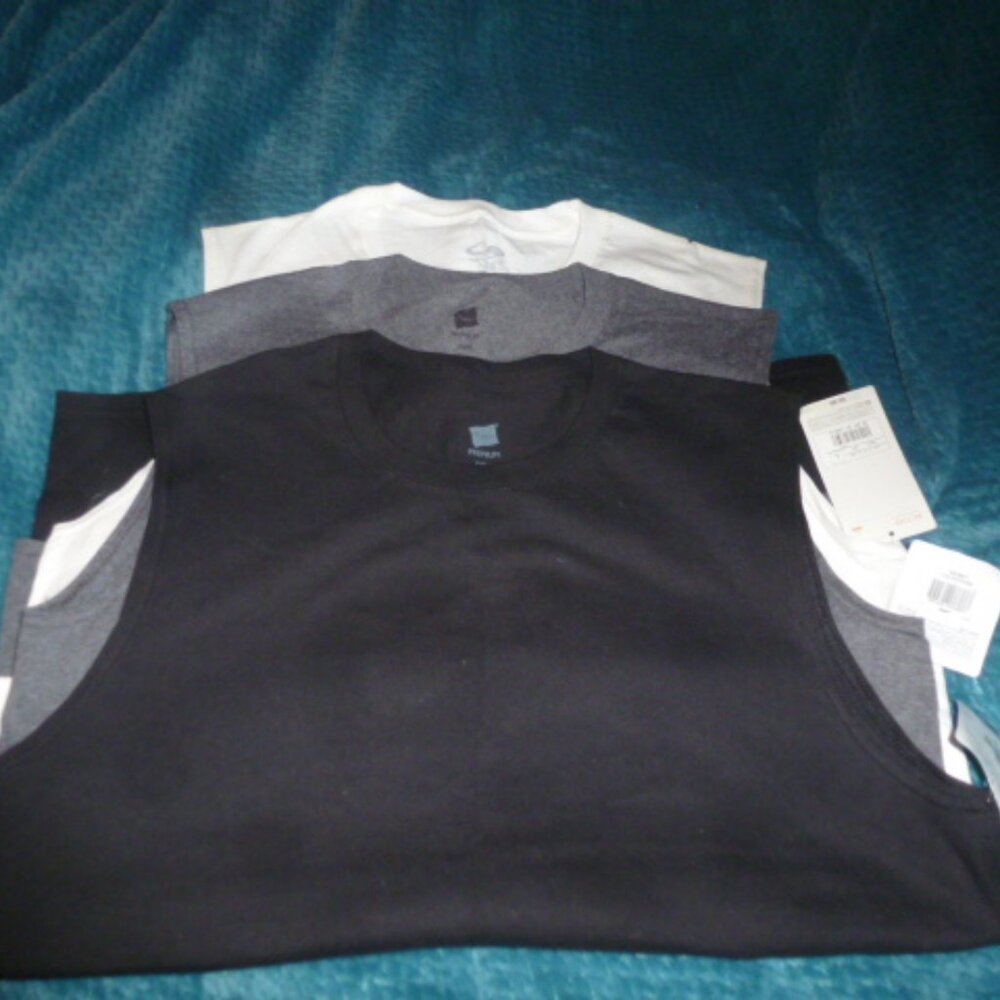 🌞 Summer Ready! Men’s Sleeveless Tee Bundle (Set of 3) | Size Large (42–44)